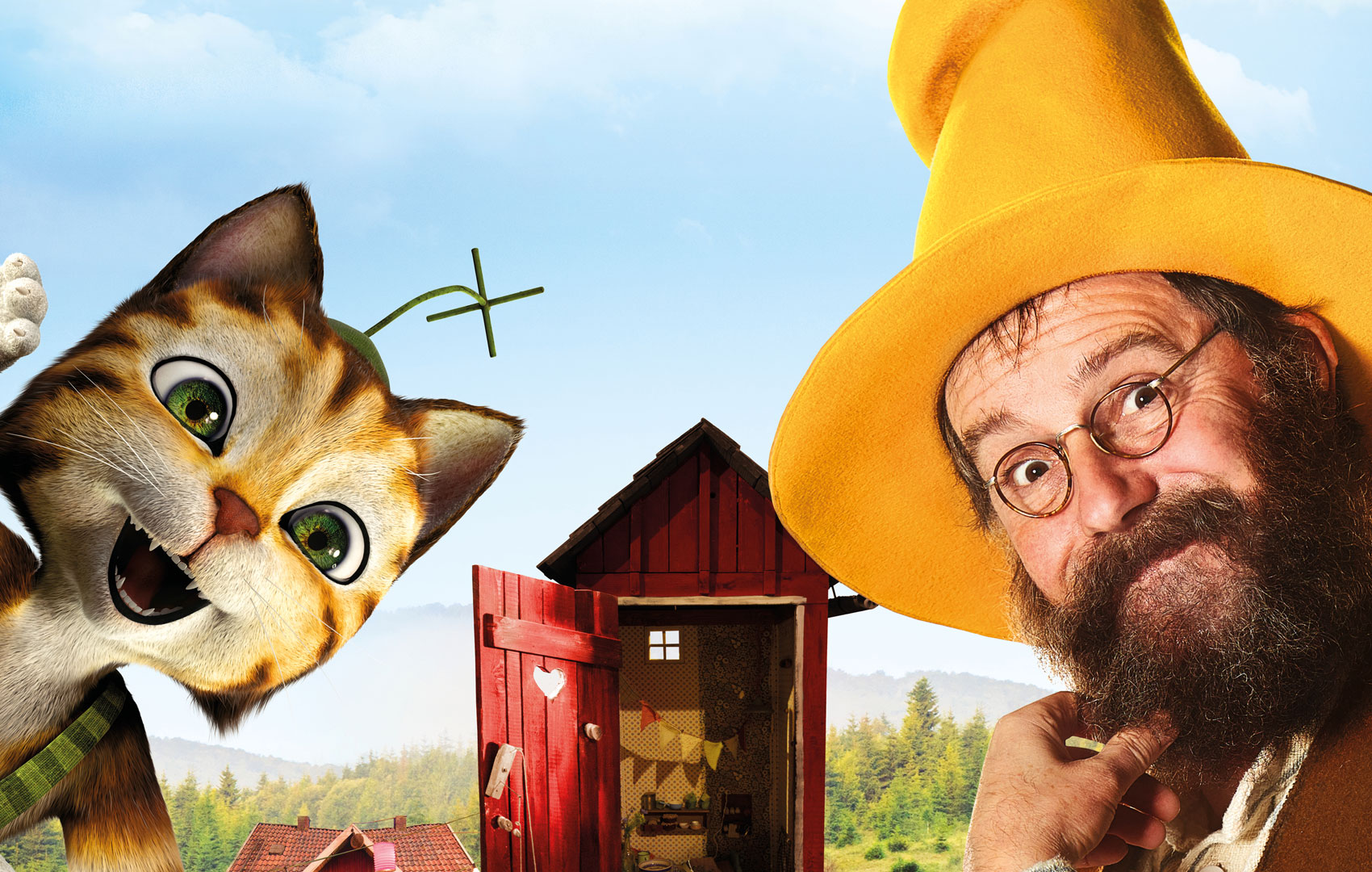 Ein animierter Kater und ein alter Mann mit großem gelben Hut rahmen ein kleines Holzhaus ein, das mit offener Tür in der Bildmitte steht.